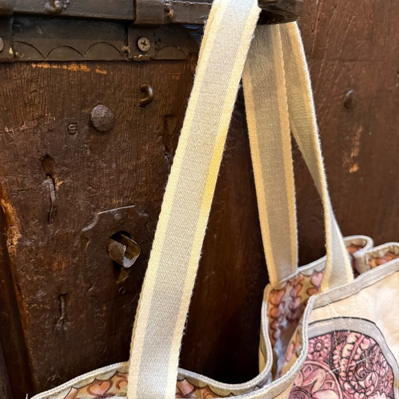 Tom Clancy for Brighton Canvas Pink and Cream Canvas Heart Tote - Picture 2 of 12